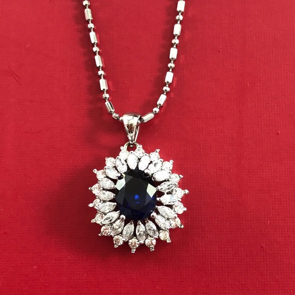 Royal blue sapphire pendant necklace - Picture 1 of 2